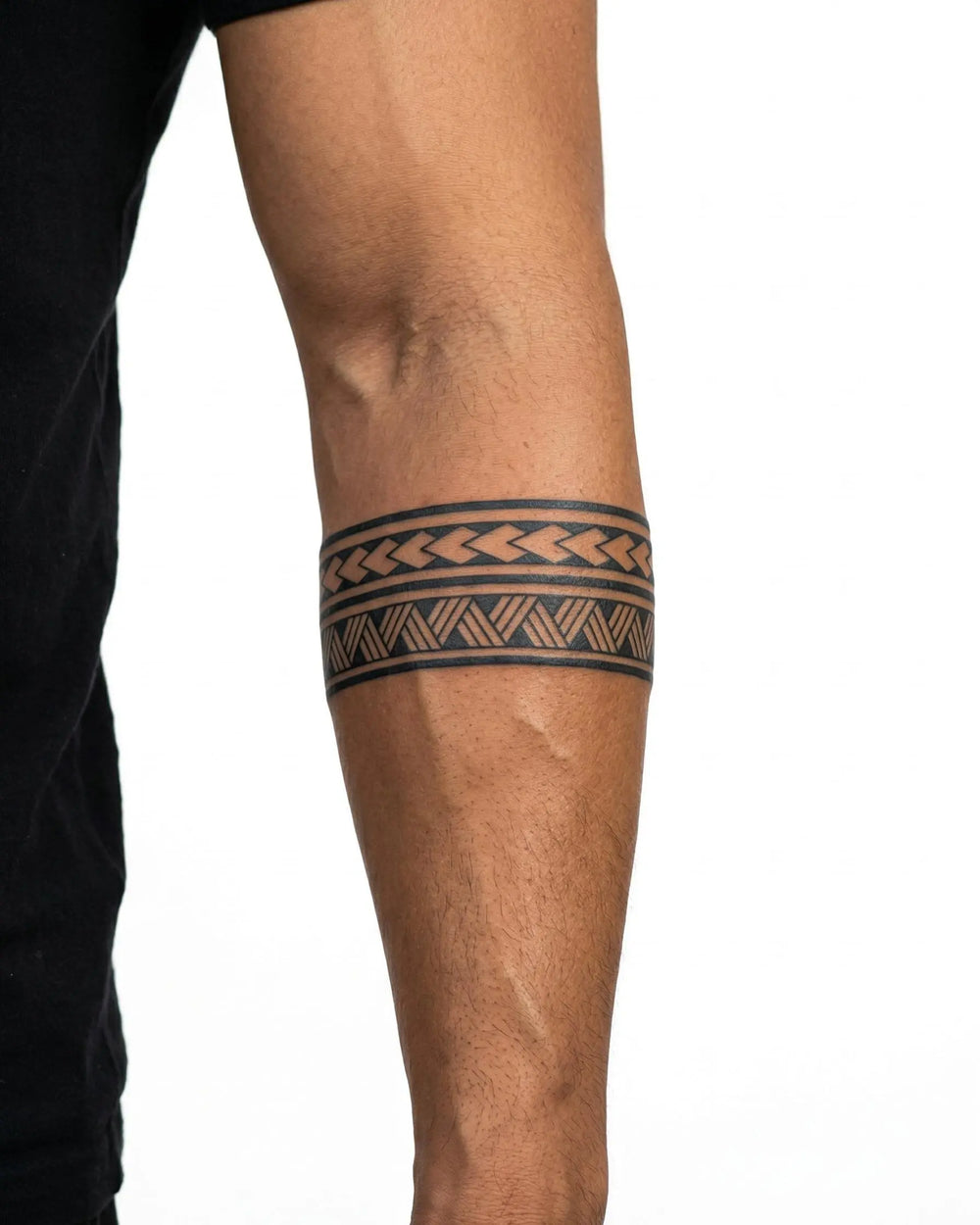 INKON Arrow & Braid Band semi-permanent tattoo applied on a man – 2 x 9 in (5x23cm) design, realistic ink look, lasts 10 days